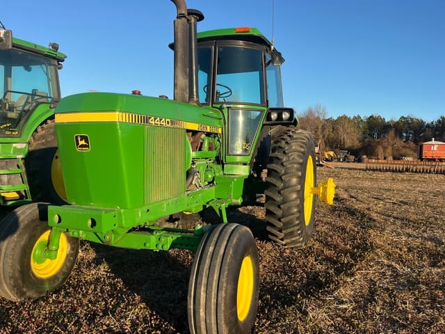 Image of John Deere 4440 equipment image 1