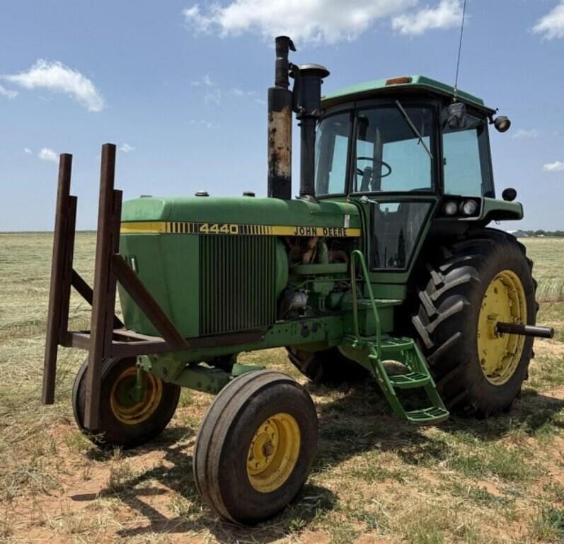 Image of John Deere 4440 Primary image