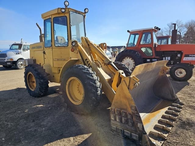 Image of John Deere 444C equipment image 2