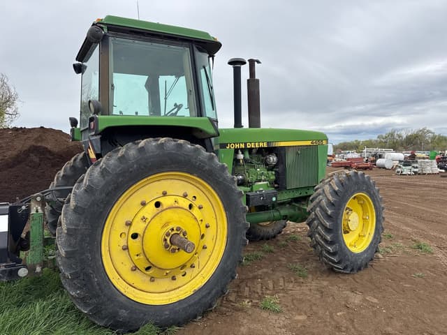 Image of John Deere 4455 equipment image 2