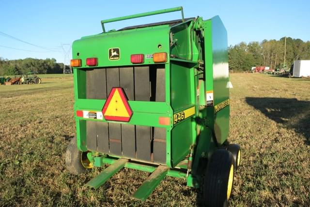 Image of John Deere 446 equipment image 3