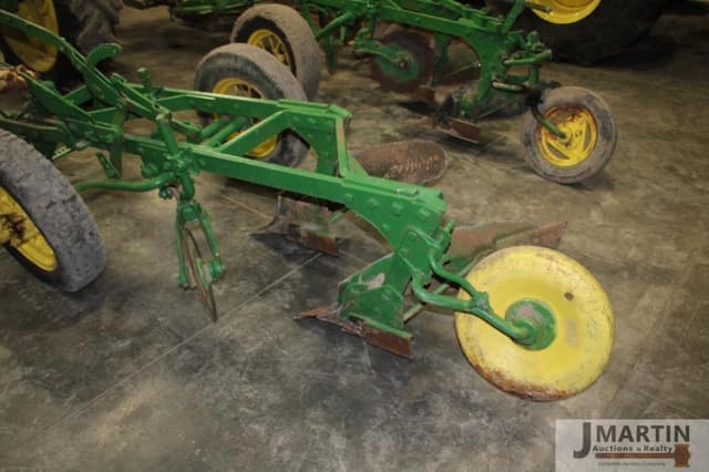 Image of John Deere 44H equipment image 3