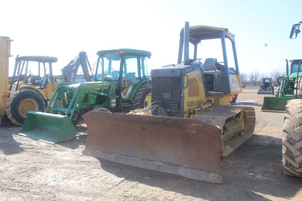 John Deere 450J LGP Equipment Image0