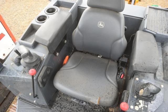 Image of John Deere 450K equipment image 4