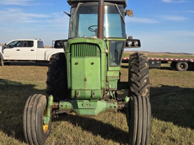 Image of John Deere 4520 equipment image 1