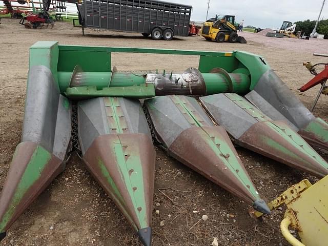 Image of John Deere 454A equipment image 2