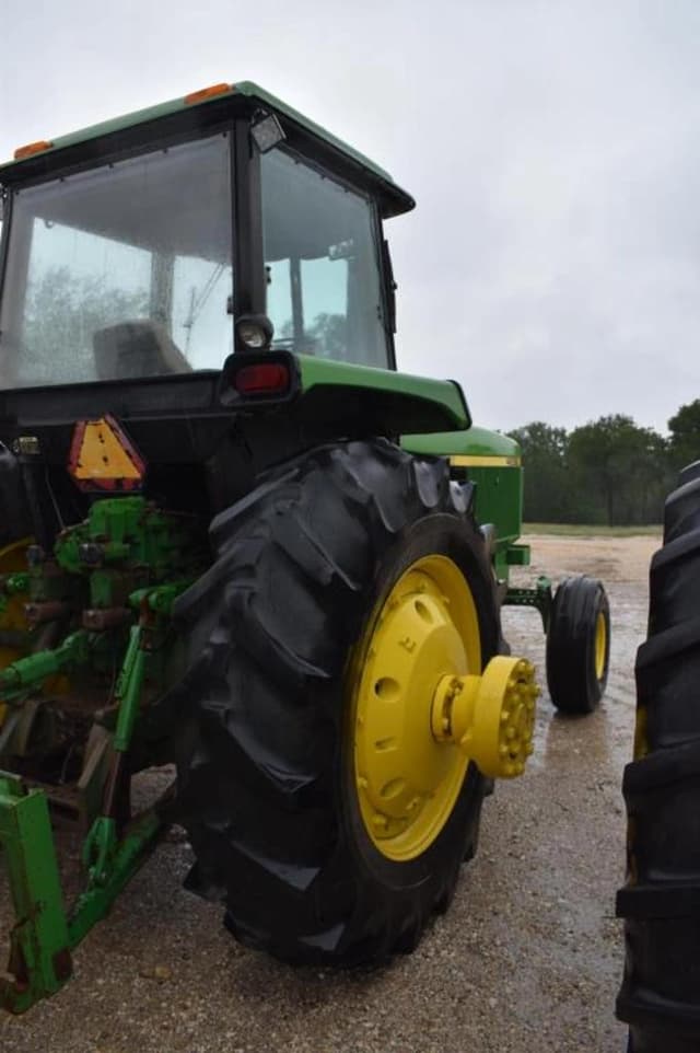 Image of John Deere 4555 equipment image 3