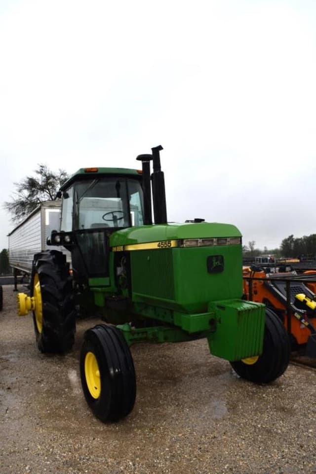 Image of John Deere 4555 equipment image 1