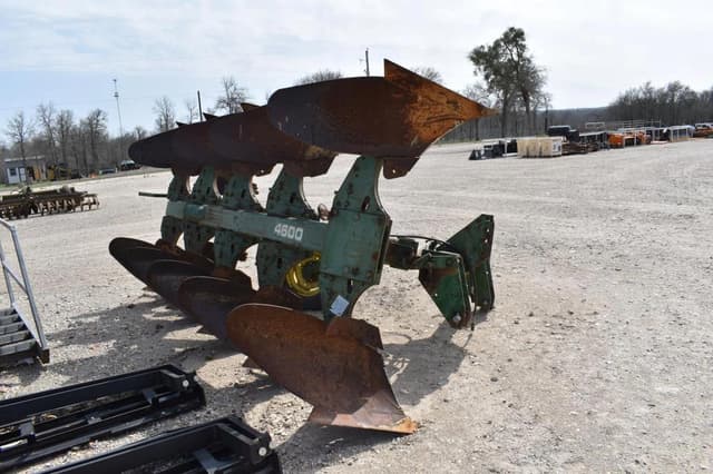Image of John Deere 4600 equipment image 1