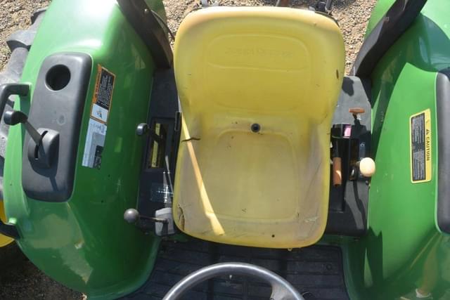 Image of John Deere 4700 equipment image 4
