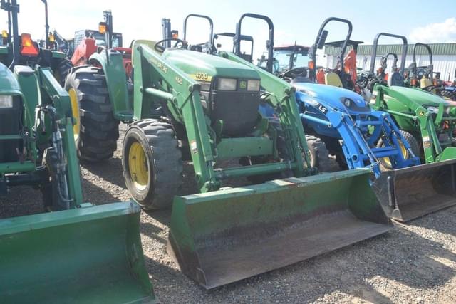 Image of John Deere 4700 equipment image 3