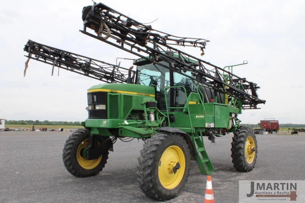 Image of John Deere 4700 Primary image