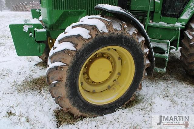 Image of John Deere 4760 equipment image 4