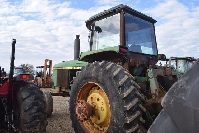 Image of John Deere 4840 equipment image 1