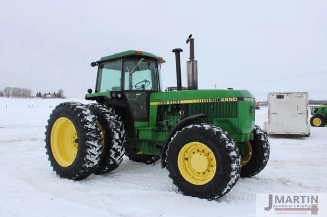 Image of John Deere 4850 equipment image 1