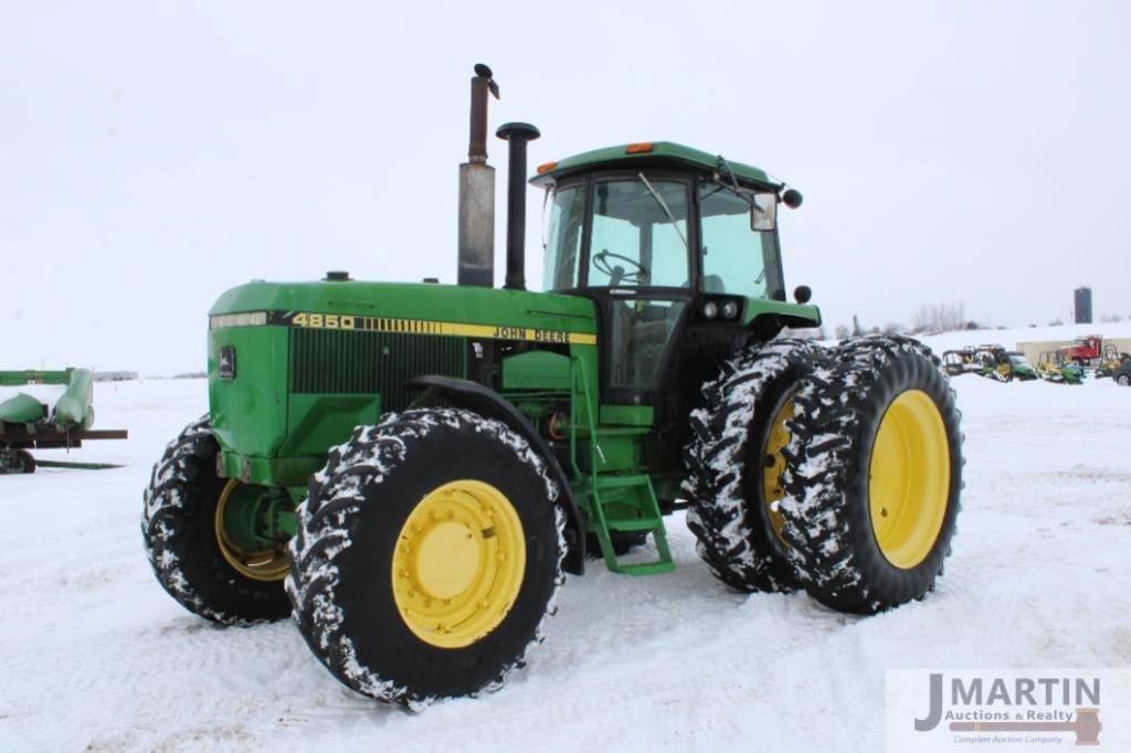John Deere 4850 Equipment Image0