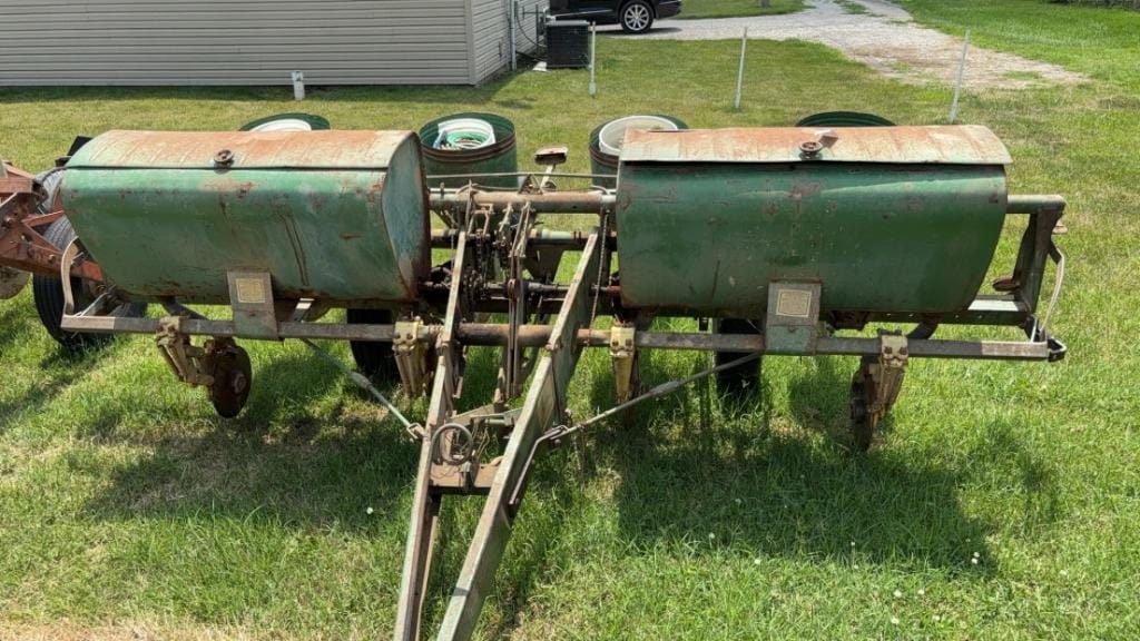 Main image John Deere 490