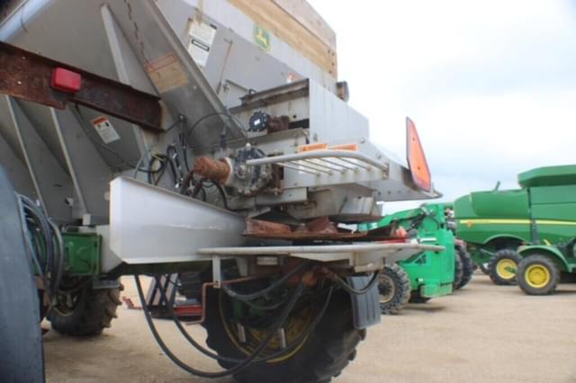 Image of John Deere 4920 equipment image 4