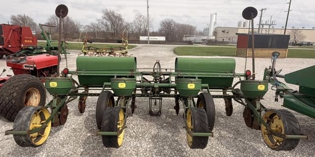 Image of John Deere 494 equipment image 4