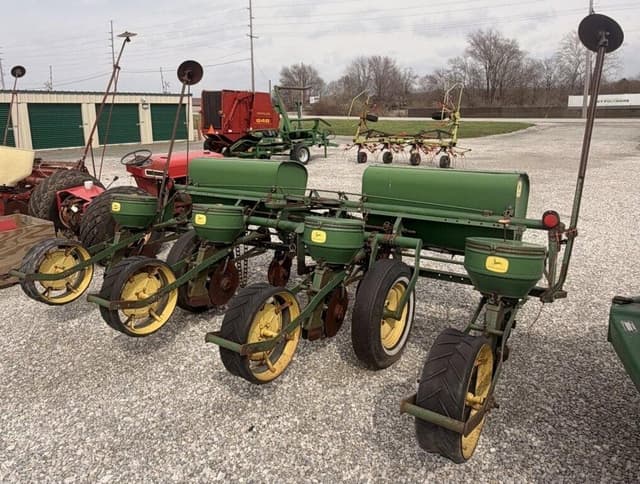 Image of John Deere 494 equipment image 3