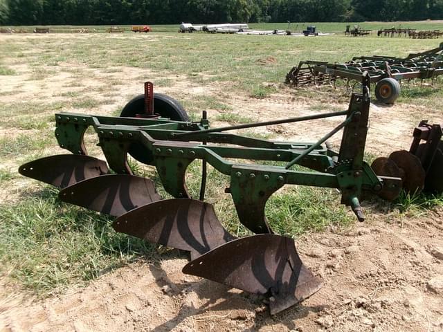 Image of John Deere 4B equipment image 1