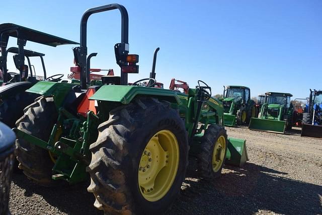 Image of John Deere 5045E equipment image 2