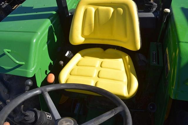 Image of John Deere 5045E equipment image 3