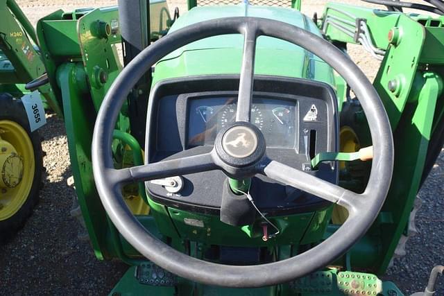 Image of John Deere 5045E equipment image 4