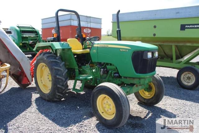 Image of John Deere 5045D equipment image 1