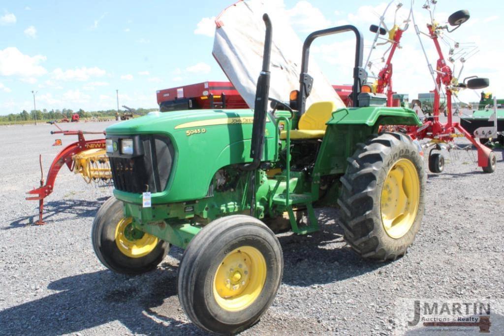 Image of John Deere 5045D Primary image