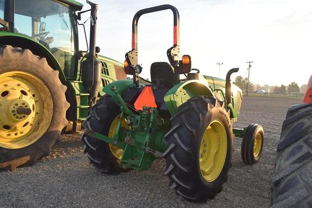 Image of John Deere 5045E equipment image 2