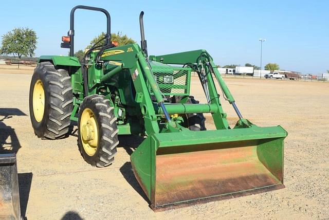 Image of John Deere 5045E equipment image 3