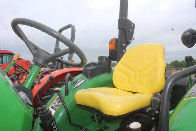 Image of John Deere 5045E equipment image 4
