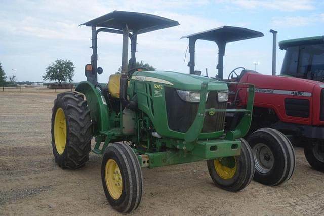 Image of John Deere 5055E equipment image 3