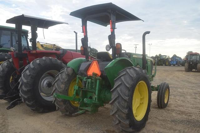 Image of John Deere 5055E equipment image 2