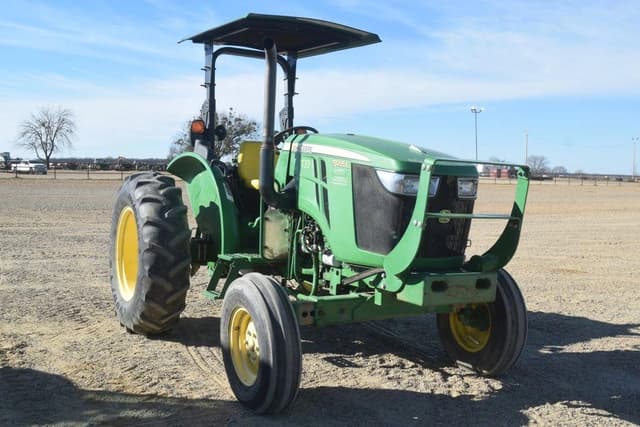Image of John Deere 5055E equipment image 3