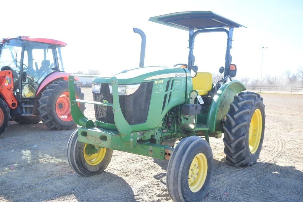 John Deere 5055E Equipment Image0