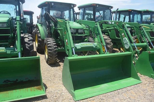 Image of John Deere 5055E equipment image 3