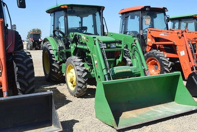 Image of John Deere 5055E equipment image 3