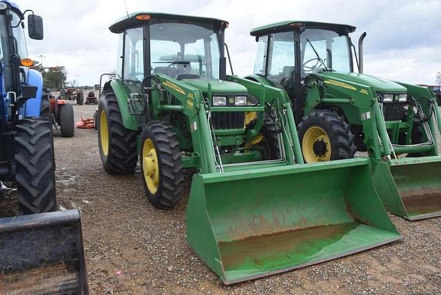 Image of John Deere 5055E equipment image 3