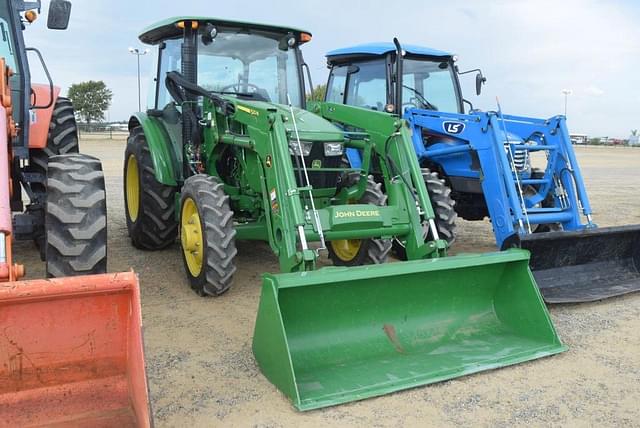 Image of John Deere 5055E equipment image 3