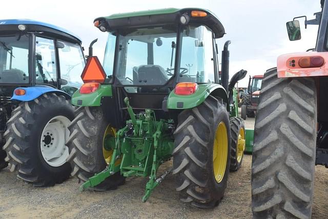 Image of John Deere 5055E equipment image 2