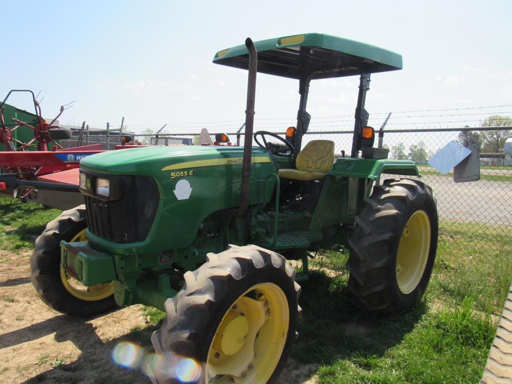 Main image John Deere 5055E