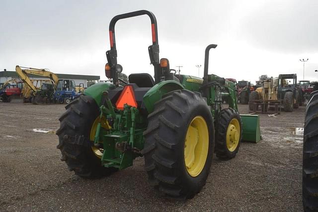 Image of John Deere 5055E equipment image 2