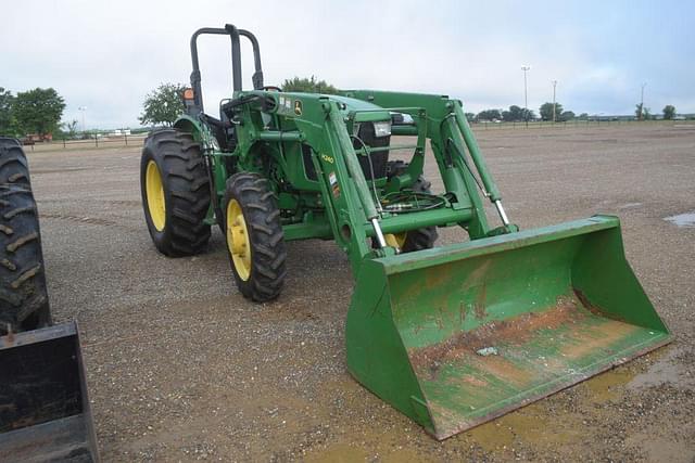 Image of John Deere 5055E equipment image 3