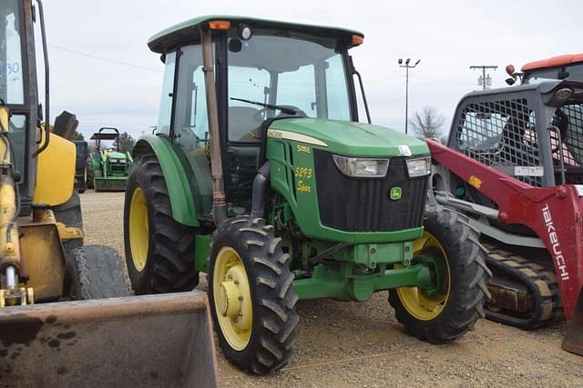 Image of John Deere 5055E equipment image 3