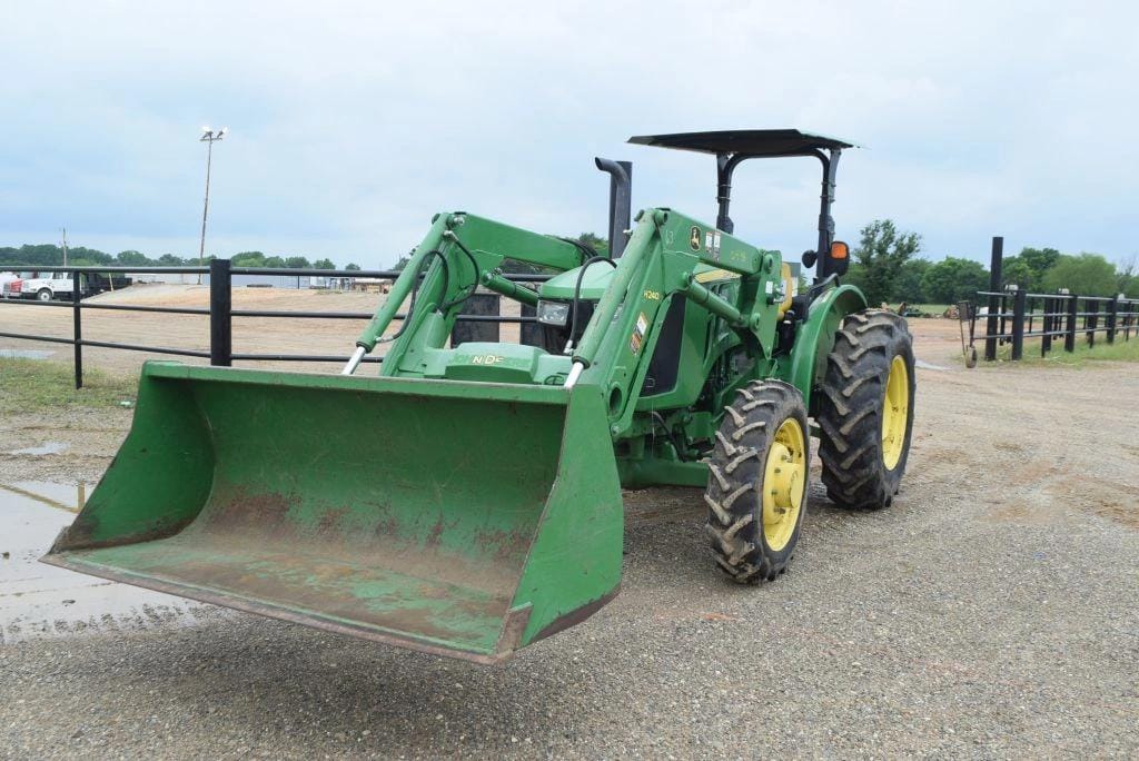 Main image John Deere 5055E