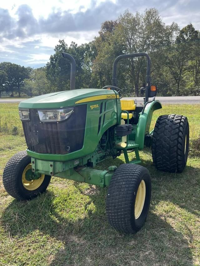 Image of John Deere 5055E equipment image 1