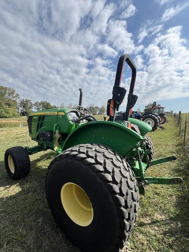 Image of John Deere 5055E equipment image 4