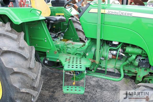 Image of John Deere 5055E equipment image 4